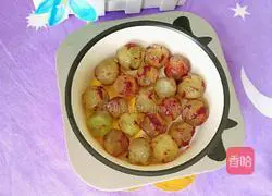 Illustration of how to make rock sugar yam and grapes 4