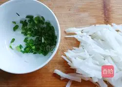 For shredded radish and egg soup Practice illustration 2