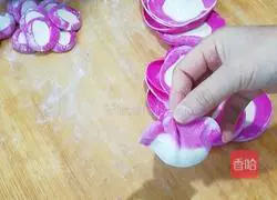 Illustration of how to make colorful dumpling skins 8