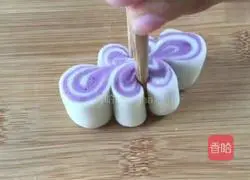 Illustration of how to make sweet flower rolls 9