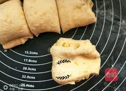 Illustration of how to make sweet potato and coarse grain steamed flower rolls 9