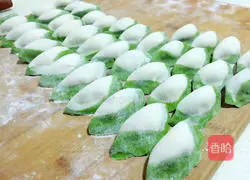 Illustration of how to make jade dumplings 9