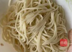 Illustration of how to make summer shrimp cold noodles 13