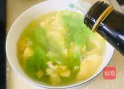 Illustration of how to make green bamboo shoots and omelette soup 6