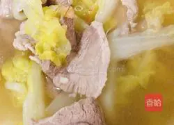 Illustration of how to make baby cabbage and meat slices soup 9
