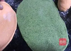 Illustration of how to make butterfly steamed buns 2