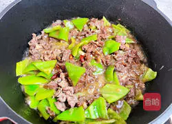 Illustration of how to make green pepper stir-fried beef 10