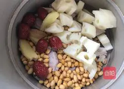 Soybean, lotus root and pork ribs soup recipe 7