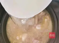 Illustration of how to make coconut chicken soup 8