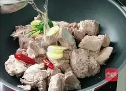 Illustration of how to make pork ribs and radish soup 5