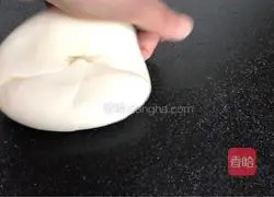 Illustration of how to make steamed buns with grass on the head 4