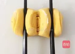 Illustration of how to make pumpkin rolls 10