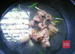 Illustration of how to make mung bean ribs soup 5