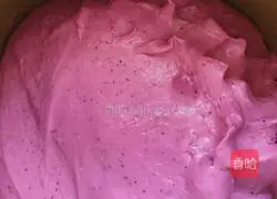 Illustration of how to make love dragon fruit buns 6