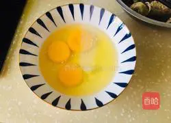 Illustration of how to make cucumber and scrambled eggs 2