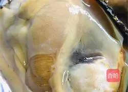 Illustration of how to stir-fry river clams and pepper 3