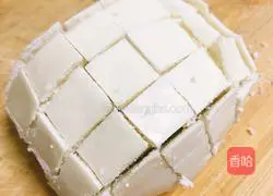 Illustration of how to make a gorgeous turn of white steamed buns 1