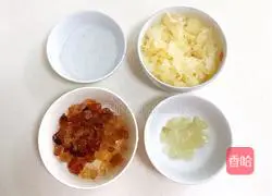 Illustration of how to make peach gum, white fungus and snow swallow soup 2