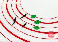 Illustration of how to make Jixiang Ruyi Piggy Steamed Buns 12