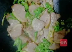 Illustration of how to cook smoked duck meat with screw pepper 5