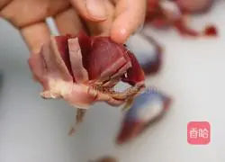 Illustration of Korean Spicy Duck Gizzard Noodles 5