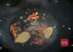 Illustration of braised pork noodles 4