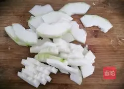 Fresh clam and winter melon soup recipe 3