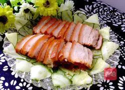 Illustration of braised pork belly 18