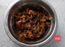 Illustration of how to make fried egg noodles with soy sauce 11