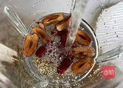 Illustration of how to make red jujube rice paste 6