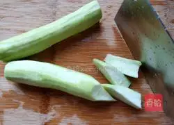 Illustration of kohlrabi and loofah soup 1