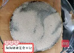 Illustration of how to make flowering brown sugar and red date steamed buns 3