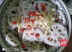 Illustration of how to make cold lotus root 6