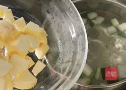 Illustration of how to make banana, apple and winter melon peel 5
