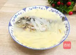 Illustration of how to make crucian carp shredded radish soup 7