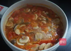 Illustration of how to make mushroom and tomato fat-reducing soup 6