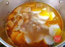 Illustration of how to make peanut, soybean and white radish chicken soup 10