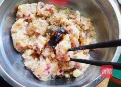 Illustration of how to make chicken wontons in clear soup 5