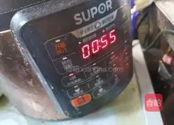 Illustration of braised pig's trotters in soybean sauce 12