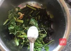 Illustration of how to make cold cucumber 10