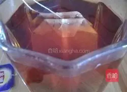 Illustration of how to make fragrant caramel milk tea 2