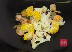 Illustration of how to make spicy fried instant noodles 11