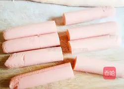 Illustration of how to make carrot and sausage rolls 11