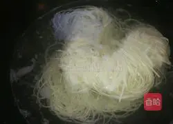 Illustration of how to make ginger egg noodles 6