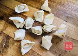 Chicken soup wonton noodles recipe 1