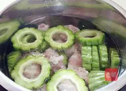 Bitter Melon Soybean Pork Ribs Soup Recipe Illustration 8