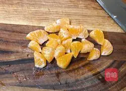 Illustration of how to make fat-reduced vegetable and fruit salad 8