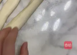 Illustration of how to make golden steamed buns 5