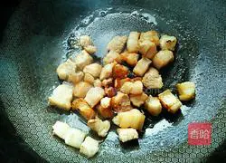 Illustration of how to cook pork with dried plums and vegetables 8