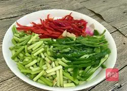 Illustration of how to make mutton fried noodles 4